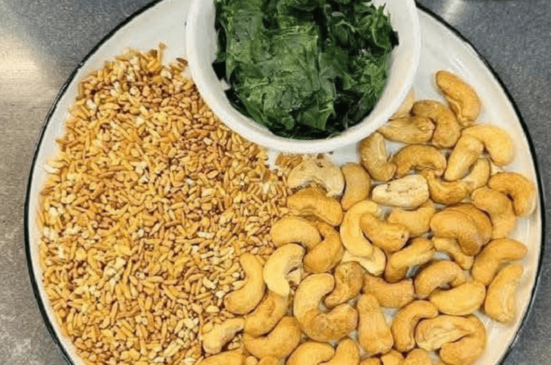 Sữa gạo rang rau ngót hạt điều